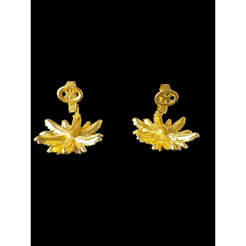 Avon Vintage 1970s Gold-Tone Flower Clip-On Earrings Star Flower Classic Jewelry - Picture 6 of 6